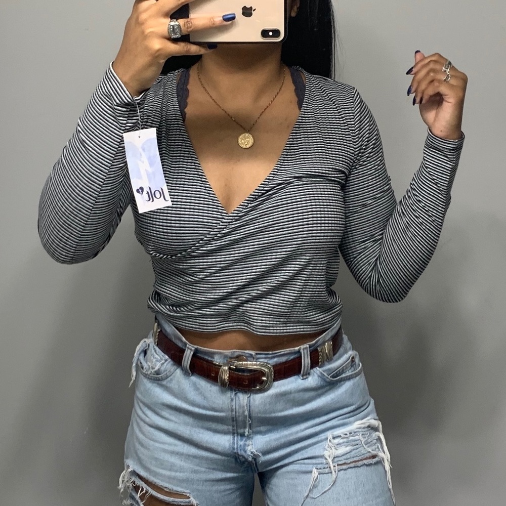 Jolt NWT Boho Stripe V Neck Crop Top SZ L - Picture 2 of 7
